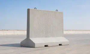 map[ar:حاجز جدار T مسبق الصب en:Precast T-Wall Barrier]